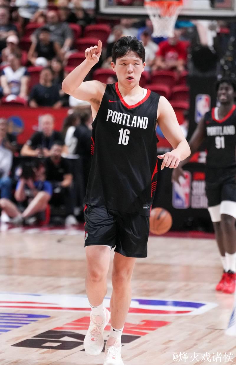 杨瀚森替补3分2篮板库里7分11助攻 勇士轻取开拓者 杨瀚森替补3分2篮板库里7分11助攻 勇士轻取开拓者